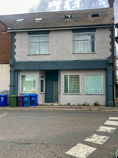 9 Bedroom End Of Terrace House For Sale In Queens Road, Aldershot, GU11