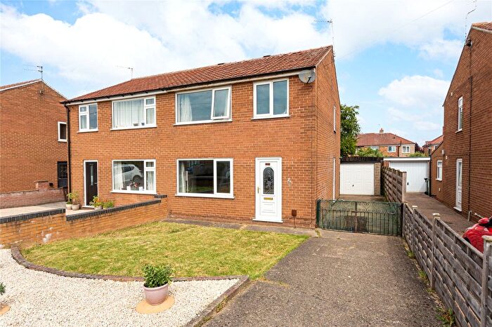 3 Bedroom Semi-Detached House For Sale In Whenby Grove, York, North Yorkshire, YO31