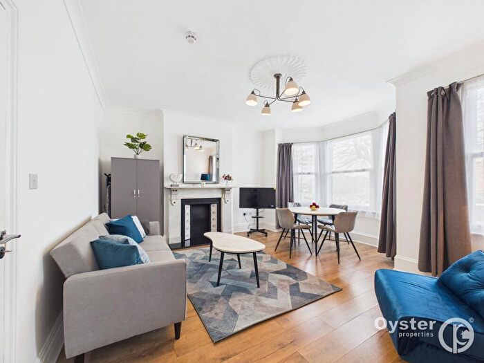 1 Bedroom Flat To Rent In Bowes Road, London, N11