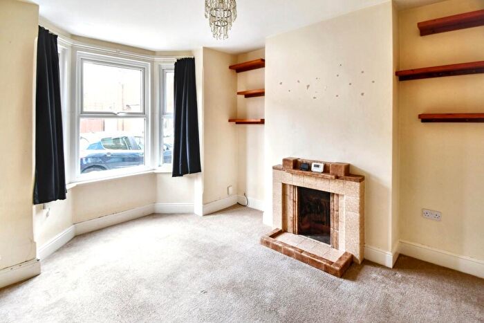 3 Bedroom Terraced House For Sale In Bower Street, Bedford, MK40