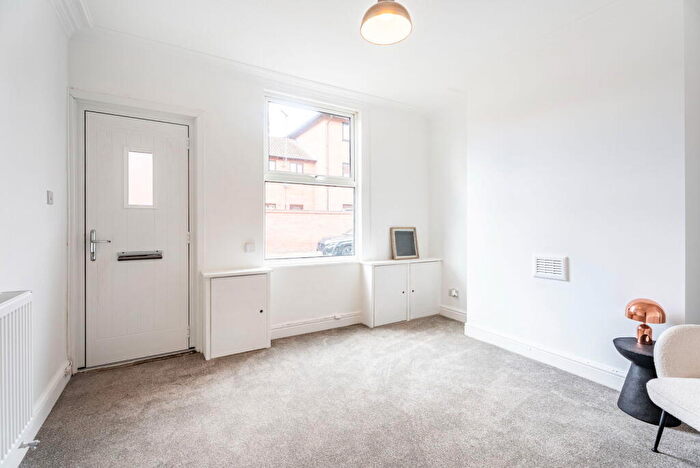 2 Bedroom Terraced House For Sale In Collygate Road, NG2