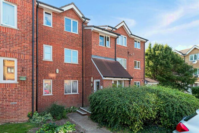 1 Bedroom Flat To Rent In Green Pond Close, London, E17