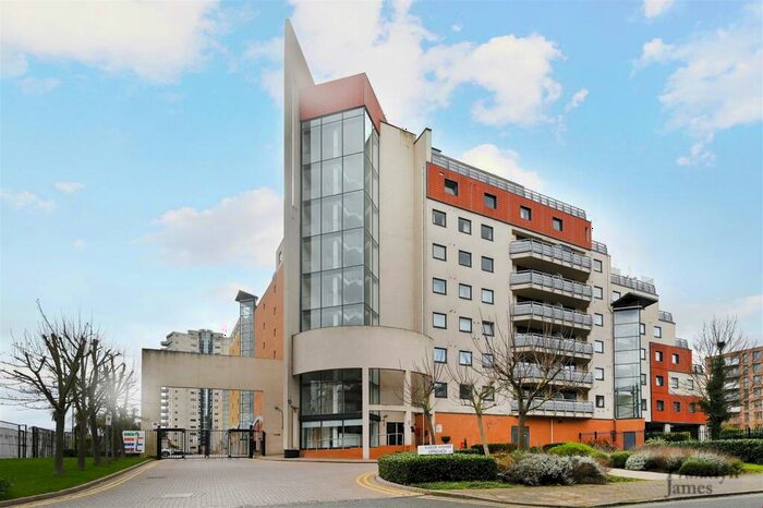 2 Bedroom House To Rent In Wards Wharf Approach, London, E16