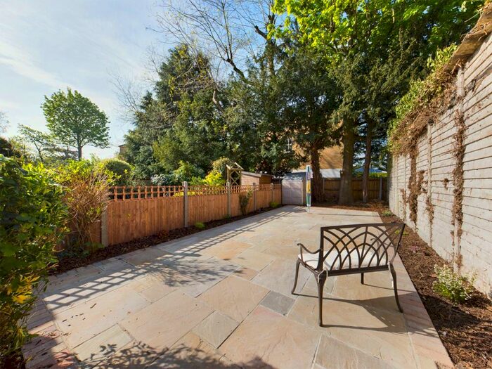 2 Bedroom Maisonette To Rent In Weybridge, Surrey, KT13