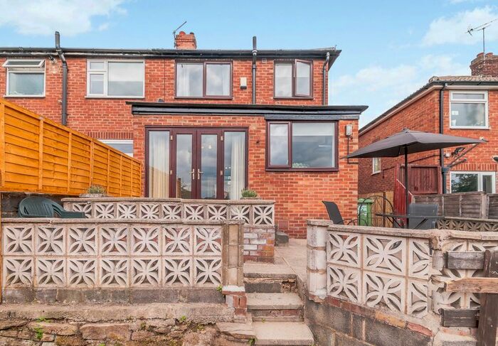 3 Bedroom Property To Rent In Vesper Way, Leeds, LS5