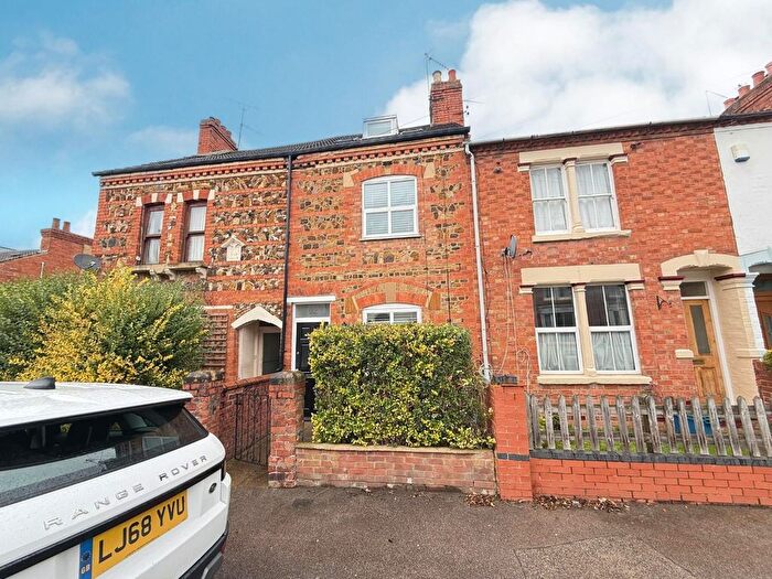 3 Bedroom Terraced House For Sale In Byron Street, Northampton, NN2
