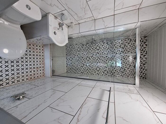 8 Bedroom Semi Detached House To Rent In Rookery Road, Birmingham, B29