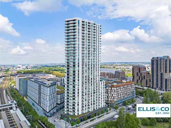 1 Bedroom Apartment For Sale In Daneland Walk, London, N17