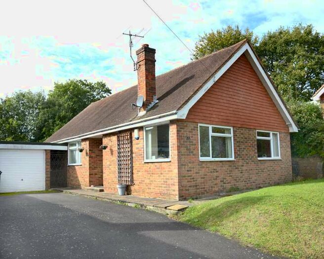 3 Bedroom Detached Bungalow To Rent In Park Shaw, Sedlescombe, TN33