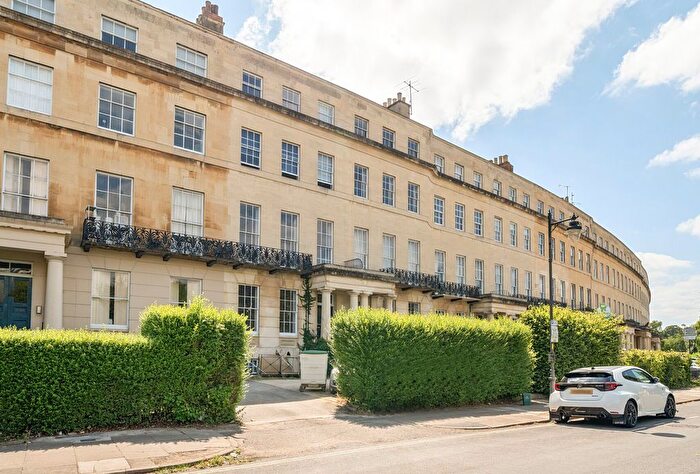 1 Bedroom Flat For Sale In Lansdown Crescent, Cheltenham, Gloucestershire, GL50