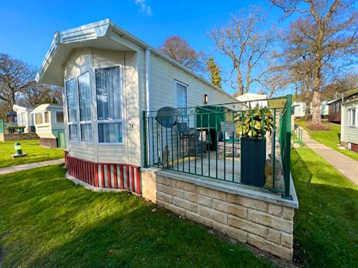 2 Bedroom Park Home For Sale In MIll Lane, Hawksworth, Leeds, LS20