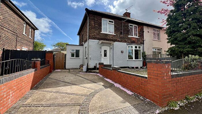 4 Bedroom Semi-Detached House For Sale In Holland Avenue, Scunthorpe, DN15