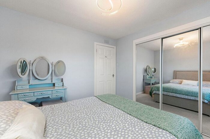 2 Bedroom Detached House For Sale In Jones Green, Carmondean, Livingston, EH54