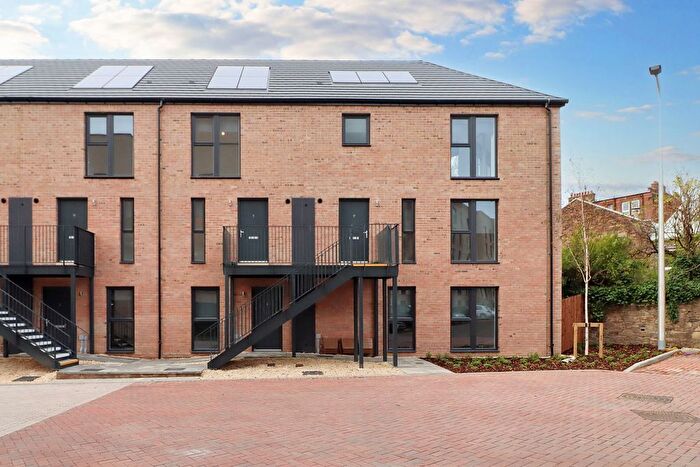 2 Bedroom Detached House To Rent In Kilpatrick Grove, Edinburgh, Midlothian, EH6