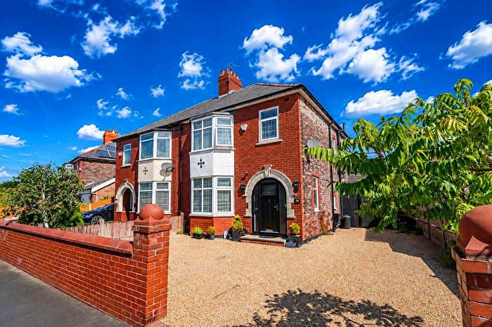 3 Bedroom Semi-Detached House For Sale In Ellerslie Avenue, Rainhill, L35
