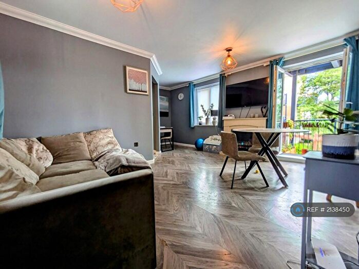 2 Bedroom Flat To Rent In Peddle Court, High Wycombe, HP11