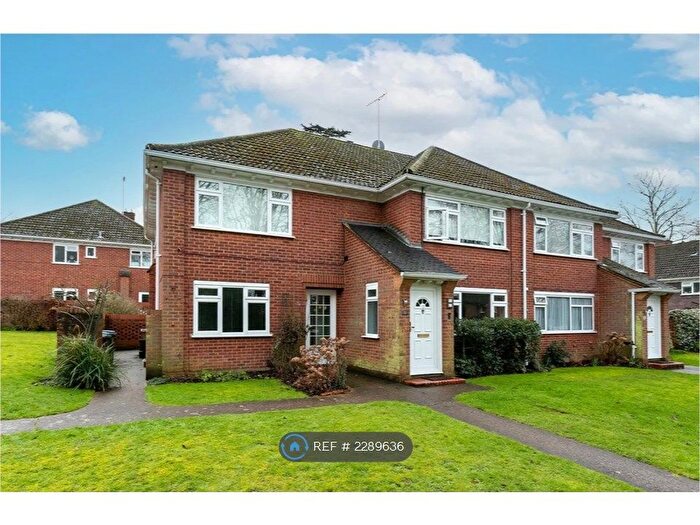 3 Bedroom Flat To Rent In Bromet Close, Watford, WD17