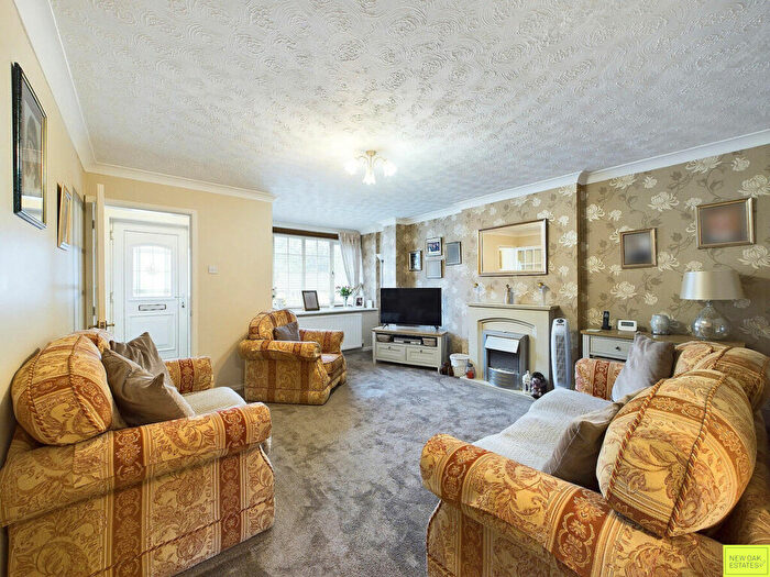 4 Bedroom Detached House For Sale In Staffa Drive, Tibshelf, DE55