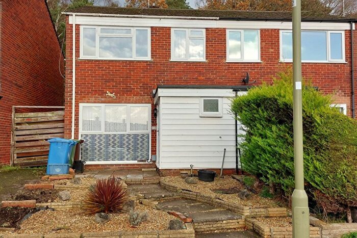3 Bedroom End Of Terrace House For Sale In Pinewood Park, Farnborough, GU14