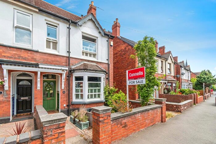 2 Bedroom End Of Terrace House For Sale In Green Heath Road, Hednesford, Cannock, WS12
