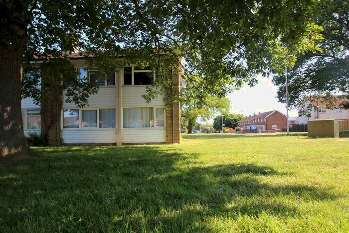 1 Bedroom Flat To Rent In Wallis Avenue, Maidstone, Kent, ME15