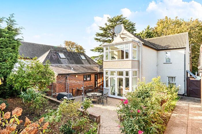 5 Bedroom Detached House For Sale In High Street, Hardingstone, Northampton, Northamptonshire, NN4
