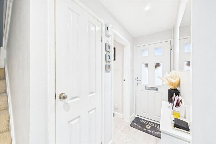 3 Bedroom Terraced House For Sale In Romsey Close, Blackwater, Camberley, Hampshire, GU17
