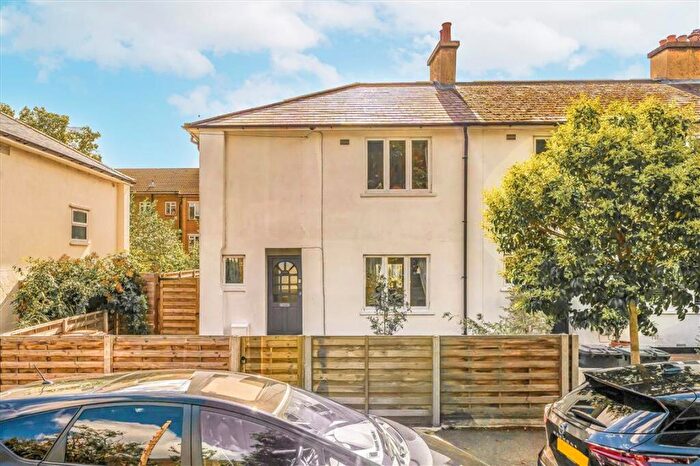 3 Bedroom End Of Terrace House For Sale In Revelon Road, Brockley, SE4