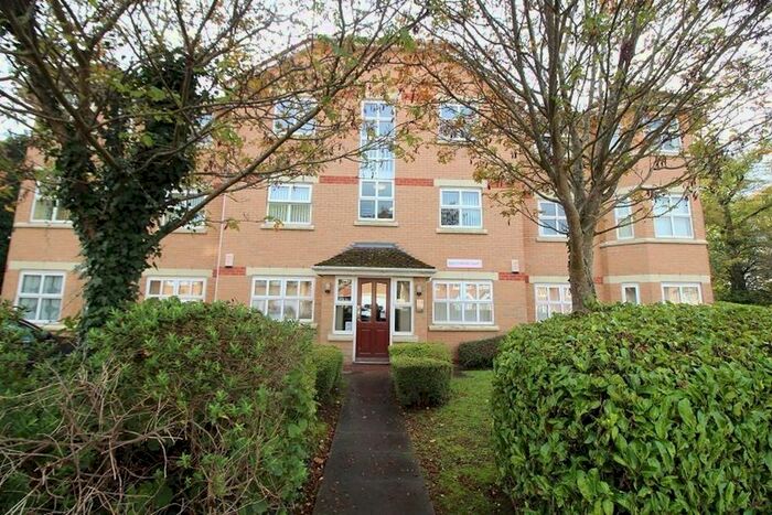 2 Bedroom Flat To Rent In Dunmaston Avenue, Timperley, Altrincham WA15