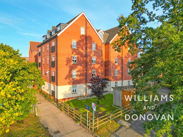 2 Bedroom Flat For Sale In Bessemer Close, Basildon, SS16