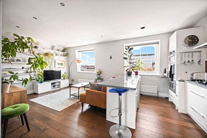 1 Bedroom Flat For Sale In Randolph Avenue, Little Venice, London, W9
