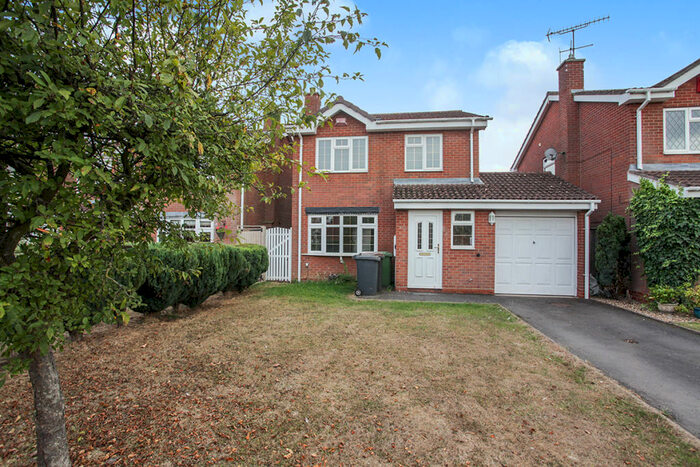 4 Bedroom Detached House To Rent In Axminster Close, Nuneaton, Warwickshire, CV11