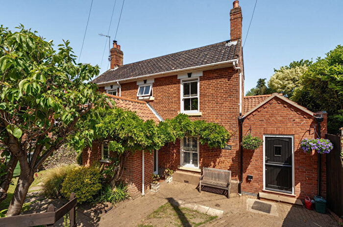 4 Bedroom Detached House For Sale In Church Street, Coltishall, Norwich, NR12