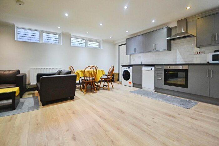 2 Bedroom Flat To Rent In London Street, Reading, RG1