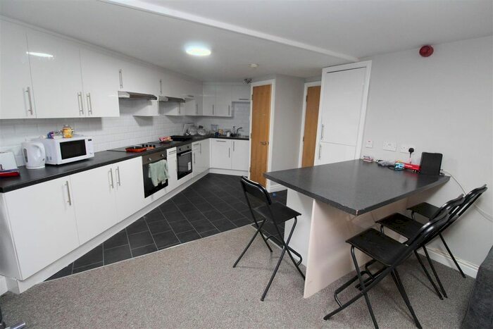 8 Bedroom Flat To Rent In Rhymney Terrace, Cathays, Cardiff, CF24