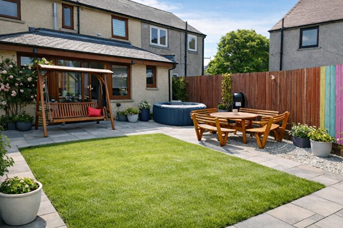 3 Bedroom Terraced House For Sale In Springhill Road, Aberdeen, AB16