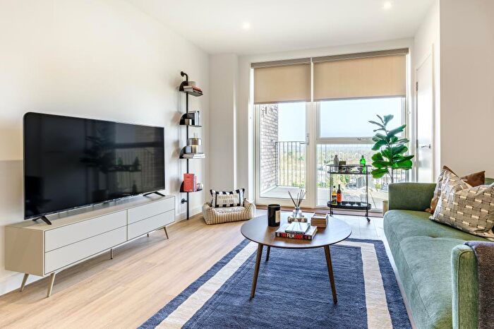 2 Bedroom Apartment To Rent In Ermine Way, Maidenhead, SL6