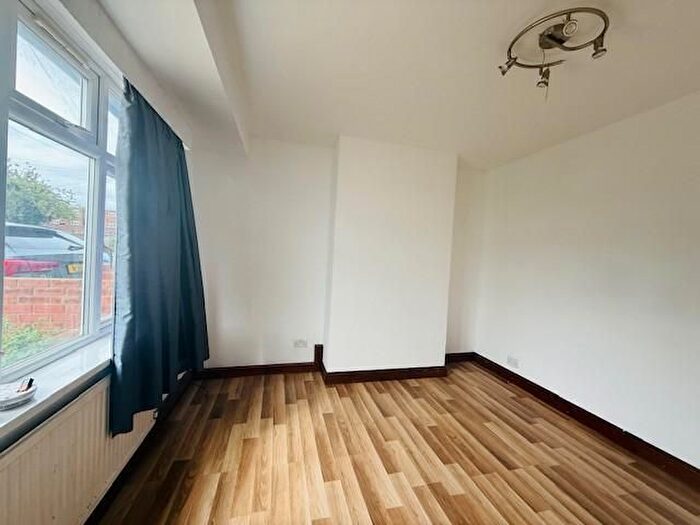 3 Bedroom Property To Rent In Hampshire Avenue, Slough, Berkshire, SL1