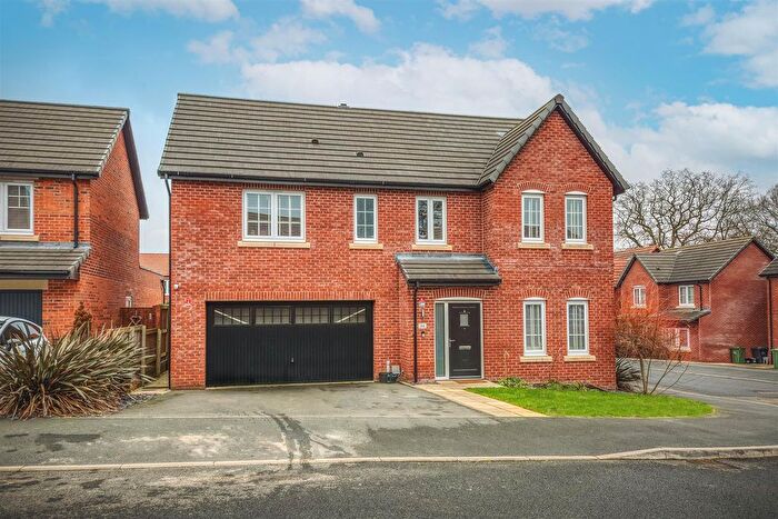 4 Bedroom Detached House To Rent In Damstead Park Avenue, Alfreton, DE55