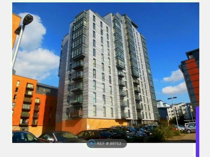 2 Bedroom Flat To Rent In Railway Terrace, Slough, SL2