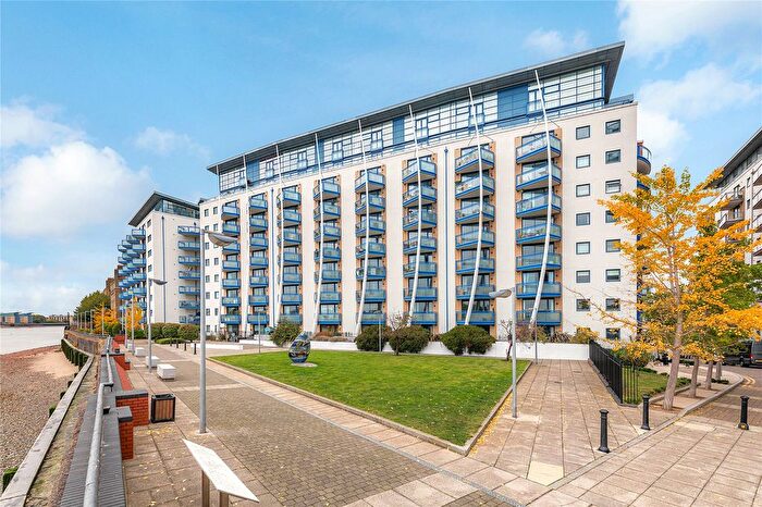 3 Bedroom Flat For Sale In Newton Place, London, E14