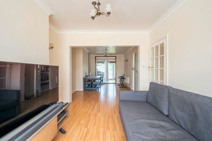 3 Bedroom House To Rent In Burlington Rise, East Barnet, Barnet, EN4