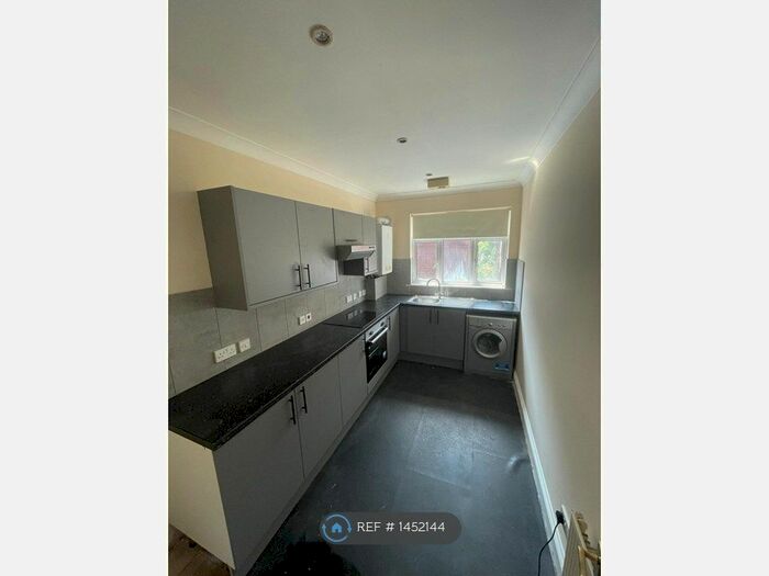 1 Bedroom Flat To Rent In The Masons, Gerrards Cross, SL9