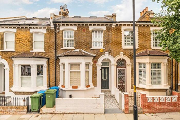 2 Bedroom Maisonette For Sale In Ulverscroft Road, East Dulwich, SE22