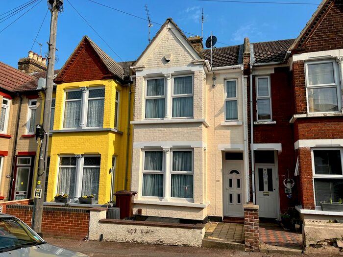 3 Bedroom Terraced House To Rent In College Avenue, Gillingham, ME7