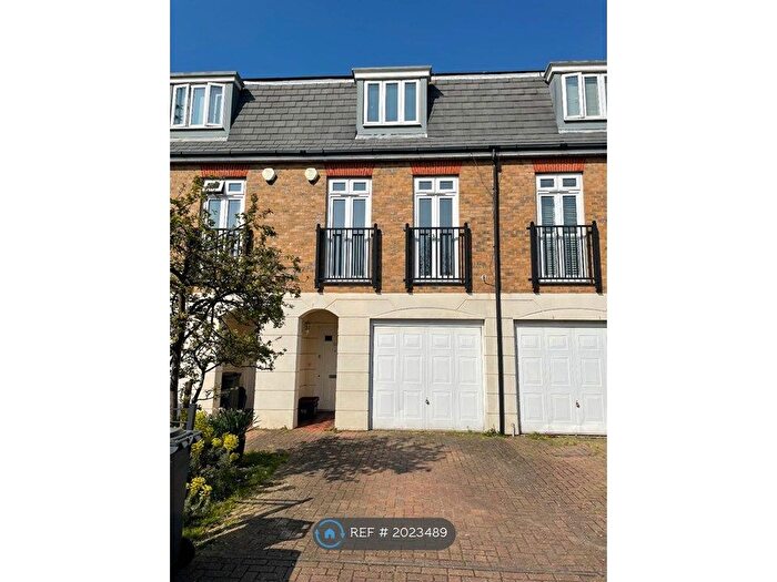 3 Bedroom Terraced House To Rent In Elizabeth Gardens, Isleworth, TW7