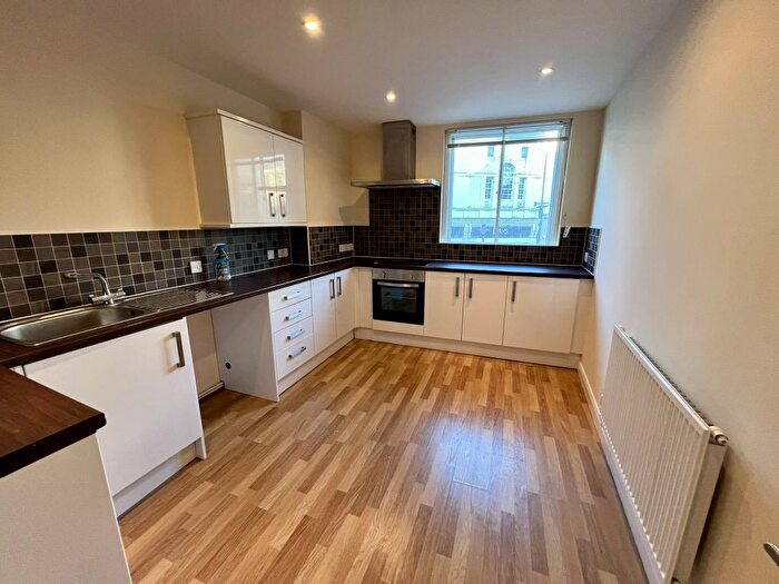 1 Bedroom Flat To Rent In Guildhall Square, Carmarthen, SA31