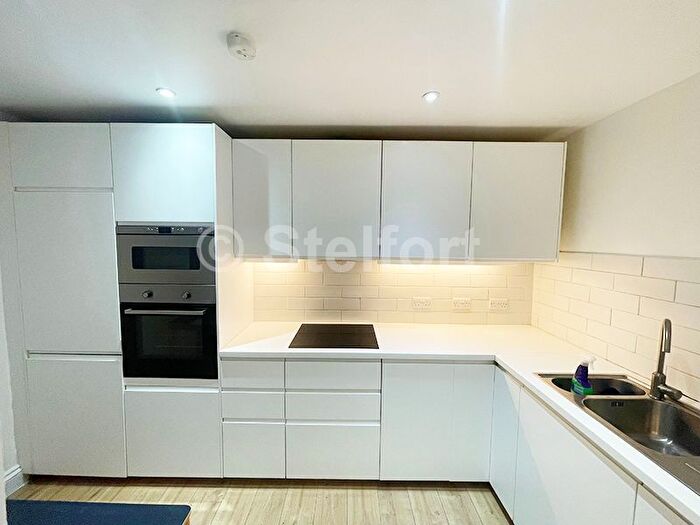 3 Bedroom End Of Terrace House To Rent In Hatherley Road, London, E17