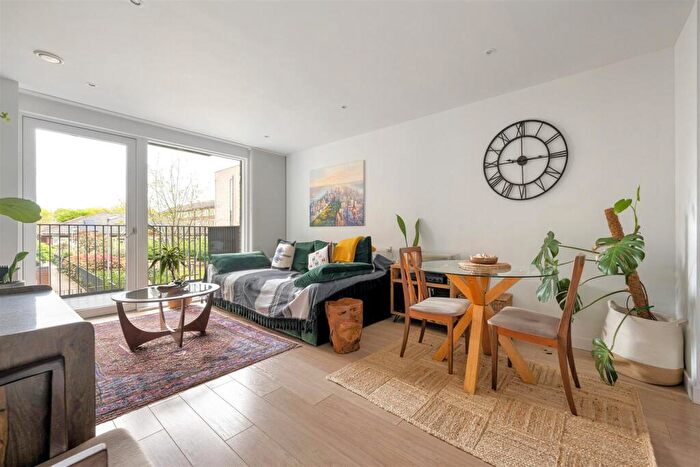 2 Bedroom Flat For Sale In Dalston Lane, Hackney, E8