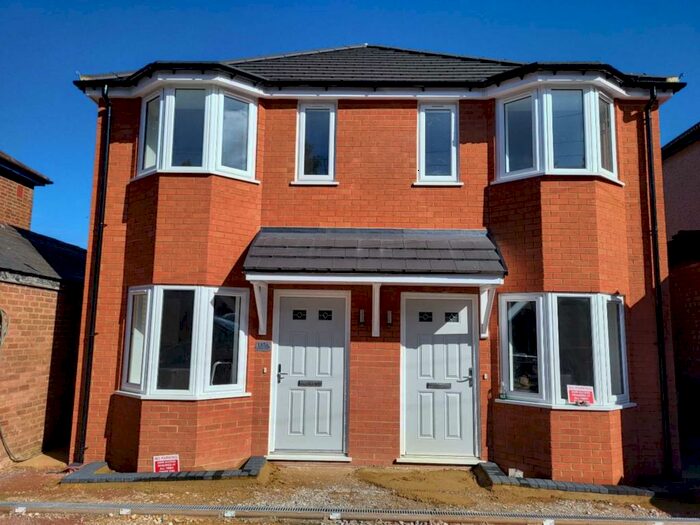 2 Bedroom Semi-Detached House To Rent In Cowper Street, Luton, LU1